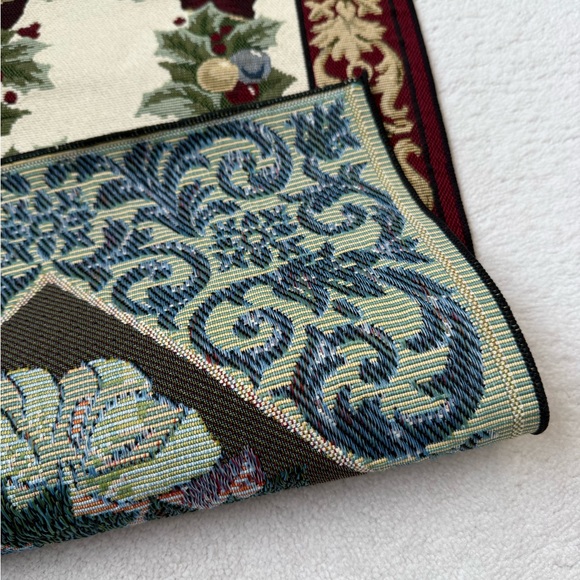 Table Runner - Picture 5 of 5